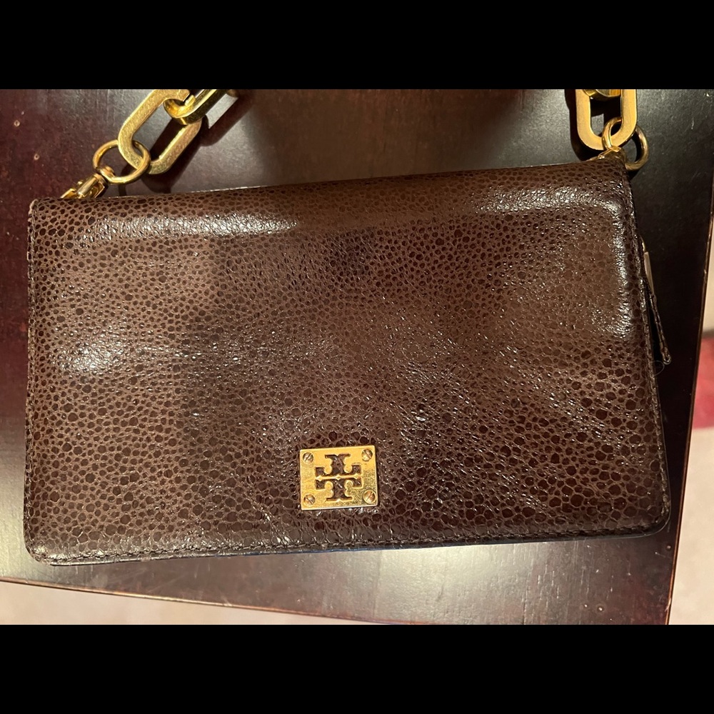 Tory Burch brown purse with zipper pockets and card sleeves